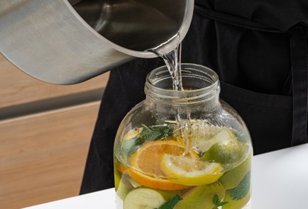 Фото шага рецепта Компотмохито с яблоками на зиму 174103 шаг 6