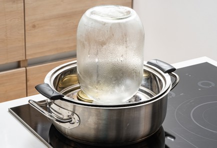 Фото шага рецепта Компотмохито со смородиной на зиму 174104 шаг 2  