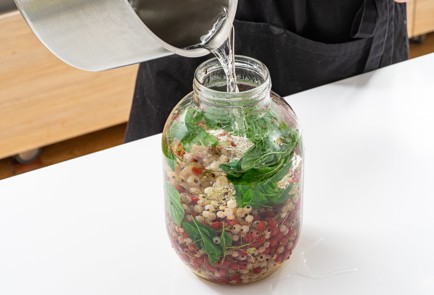 Фото шага рецепта Компотмохито со смородиной на зиму 174104 шаг 6  