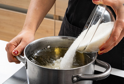 Фото шага рецепта Компот на зиму из целых яблок 190276 шаг 8  