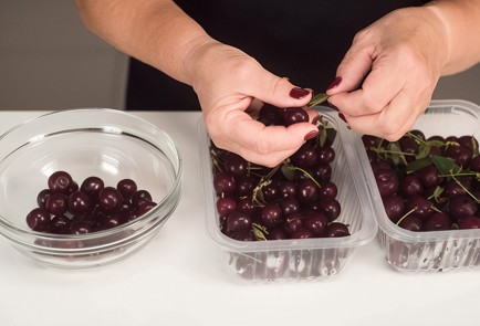 Фото шага рецепта Концентрированный компот из вишни 138521 шаг 1  