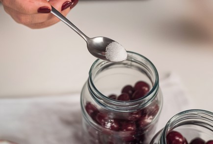 Фото шага рецепта Концентрированный компот из вишни 138521 шаг 6  