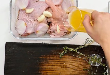 Фото шага рецепта Конфи из утиных ножек с пюре 24287 шаг 6