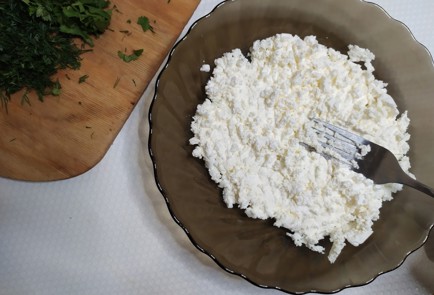 Фото шага рецепта Конвертики из лаваша с творогом и зеленью 187933 шаг 2  