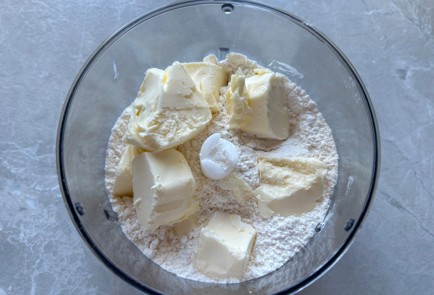 Фото шага рецепта Конвертики с персиками 176022 шаг 2