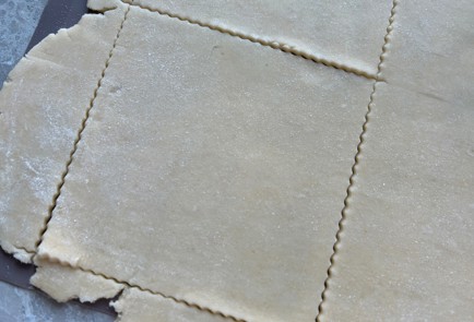 Фото шага рецепта Конвертики с персиками 176022 шаг 9