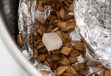 Фото шага рецепта Копченая форель 138821 шаг 4  