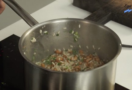 Фото шага рецепта Ризотто с лисичками и зеленью 125473 шаг 5  