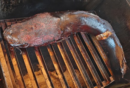 Фото шага рецепта Копченый сом 189301 шаг 11  