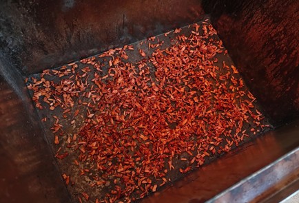 Фото шага рецепта Копченый сом 189301 шаг 9  