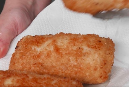 Фото шага рецепта Кордон блю из стейка индейки с ветчиной Кампана 175264 шаг 10  