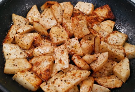 Фото шага рецепта Корень сельдерея обжаренный на сале 153104 шаг 11