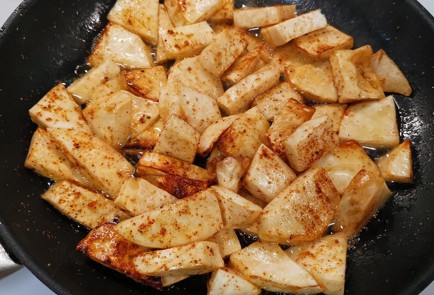 Фото шага рецепта Корень сельдерея обжаренный на сале 153104 шаг 9