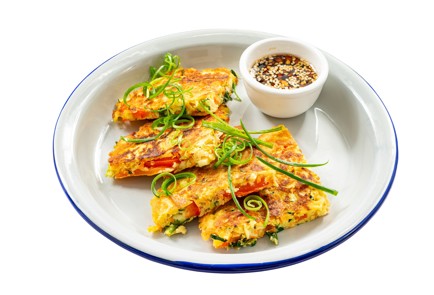 Фото шага рецепта Корейские овощные оладьи паджун 186477 шаг 11  