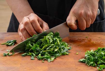 Фото шага рецепта Корейский холодный суп с редиской и лапшой 176347 шаг 7