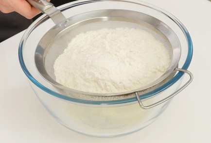 Фото шага рецепта Корндог 125147 шаг 1  