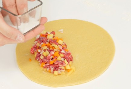 Фото шага рецепта Корнишпасти корнуэлльские пирожки 92277 шаг 7