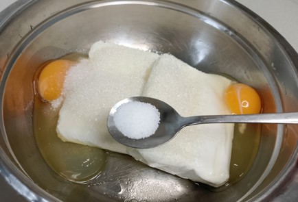 Фото шага рецепта Королевская ватрушка 191602 шаг 3  