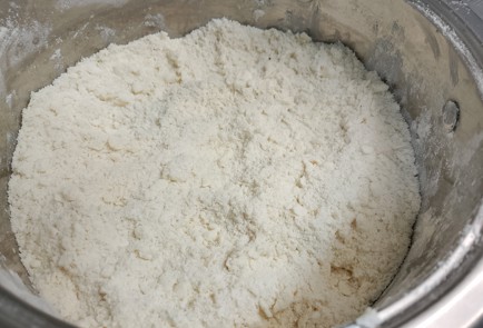 Фото шага рецепта Королевская ватрушка 191602 шаг 9  