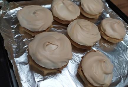 Фото шага рецепта Корзиночки с лимонным кремом и меренгой 189135 шаг 14  