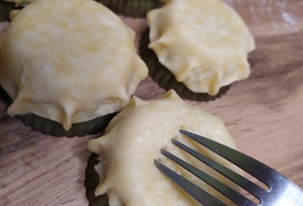 Фото шага рецепта Корзиночки с лимонным кремом и меренгой 189135 шаг 6  