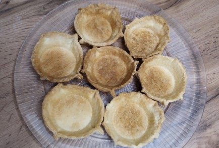 Фото шага рецепта Корзиночки с лимонным кремом и меренгой 189135 шаг 7  