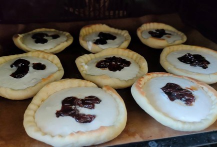 Фото шага рецепта Корзиночки с творожным кремом и ягодами 189247 шаг 29  