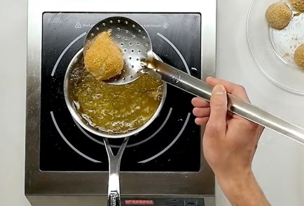 Фото шага рецепта Бразильские картофельные котлеты кошинья 80886 шаг 9  