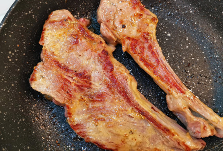 Фото шага рецепта Котлета из барашка на кости в пикантном маринаде 151776 шаг 6  