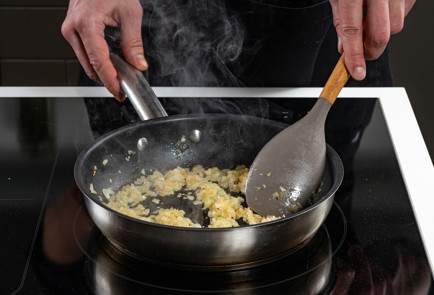 Фото шага рецепта Котлеты из баклажана 191551 шаг 5  