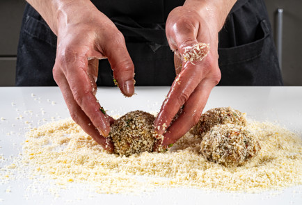 Фото шага рецепта Котлеты из баклажана 191551 шаг 9  