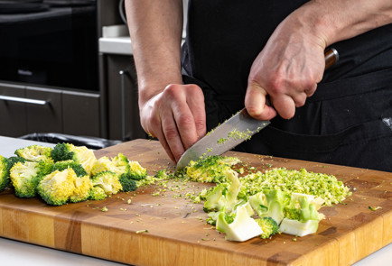 Фото шага рецепта Котлеты из брокколи 191441 шаг 2  