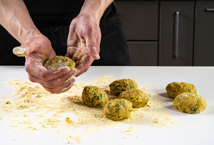 Фото шага рецепта Котлеты из чечевицы 191460 шаг 9  