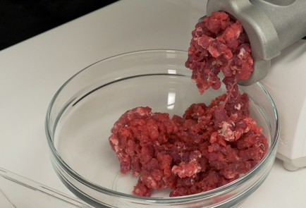 Фото шага рецепта Котлеты из говядины 136754 шаг 1  