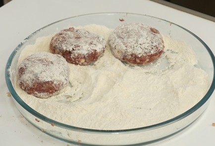 Фото шага рецепта Котлеты из говядины 136754 шаг 7  