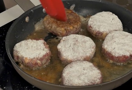 Фото шага рецепта Котлеты из говядины 136754 шаг 8  