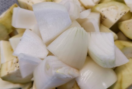 Фото шага рецепта Котлеты из индейки на овощной подушке 174120 шаг 4  