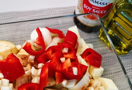 Фото шага рецепта Котлеты из индейки на овощной подушке 174120 шаг 6  