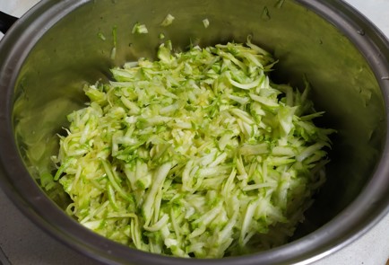 Фото шага рецепта Котлеты из индейки с кабачком 189564 шаг 1  