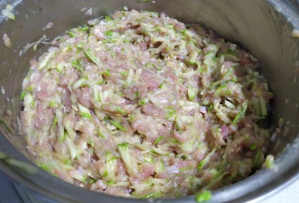 Фото шага рецепта Котлеты из индейки с кабачком 189564 шаг 7  