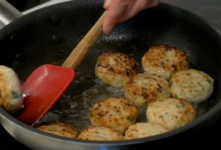 Фото шага рецепта Котлеты из индейки 140750 шаг 8  