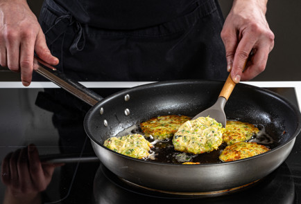 Фото шага рецепта Котлеты из кабачка 191444 шаг 10  