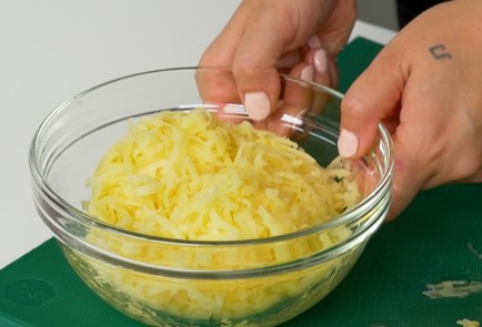 Фото шага рецепта Котлеты из кабачков с сыром 34225 шаг 4  