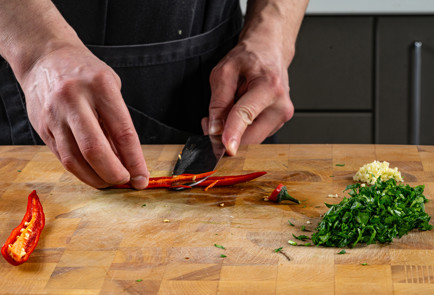 Фото шага рецепта Котлеты из капусты с острым соусом 191452 шаг 5  