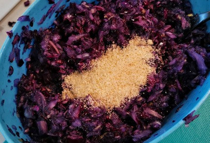 Фото шага рецепта Котлеты из краснокочанной капусты 152872 шаг 6  