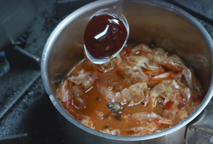 Фото шага рецепта Котлеты из креветок и трески 186407 шаг 5  