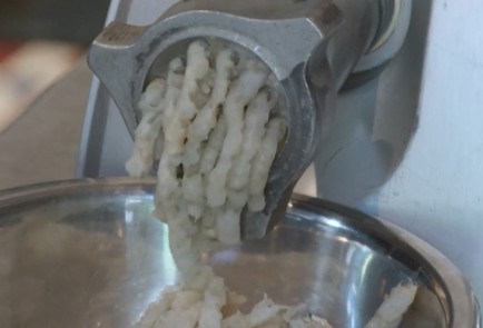 Фото шага рецепта Котлеты из креветок и трески 186407 шаг 9  