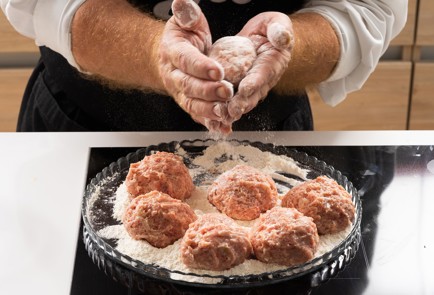 Фото шага рецепта Котлеты из курицы и телятины 139264 шаг 7  