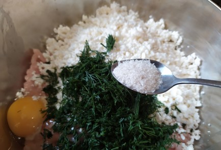 Фото шага рецепта Котлеты из куриного филе с творогом 189398 шаг 5  