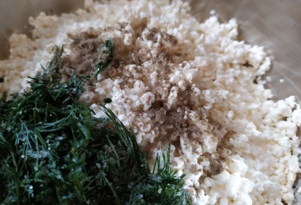 Фото шага рецепта Котлеты из куриного филе с творогом 189398 шаг 6  